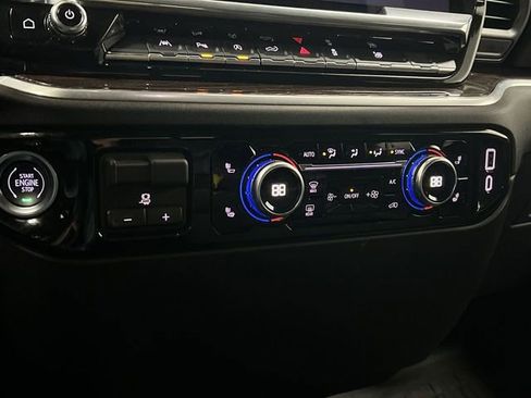 Certified 2025 GMC Sierra 1500 SLE w/ Preferred Package image 18