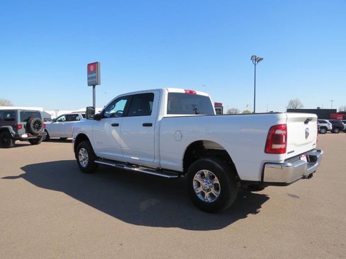 Used 2024 RAM 2500 Big Horn w/ Protection Group AWD/4WD image 15