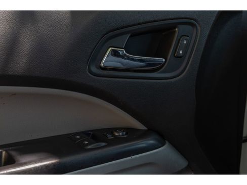 Used 2017 Chevrolet Colorado LT image 19