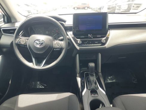 Certified 2024 Toyota Corolla Cross LE w/ Moonroof Package image 9