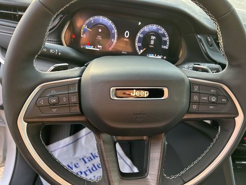 New 2026 Jeep Grand Cherokee Altitude AWD/4WD image 22