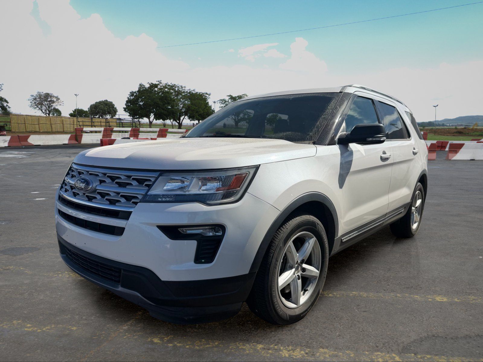 Used 2019 Ford Explorer XLT w/ Equipment Group 201A FWD image 5