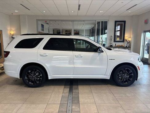 Used 2022 Dodge Durango R/T w/ Trailer Tow Group IV AWD/4WD image 2