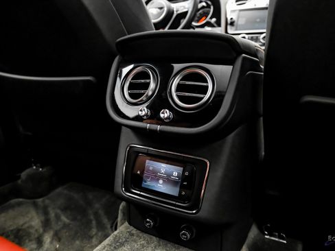 Used 2019 Bentley Bentayga image 80