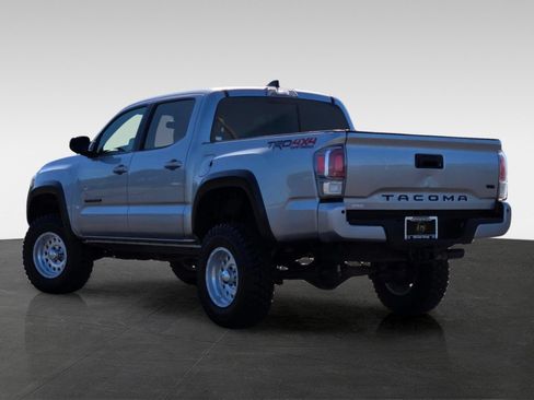 Used 2021 Toyota Tacoma TRD Off-Road w/ Technology Package AWD/4WD image 7