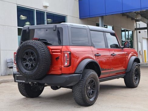 Certified 2024 Ford Bronco Wildtrak image 3