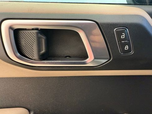 Used 2023 Ford Bronco Wildtrak image 27