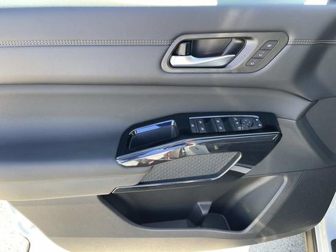 New 2026 Nissan Pathfinder Platinum AWD/4WD image 24