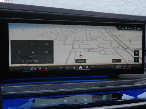 Used 2023 BMW i7 xDrive60 AWD/4WD image 24