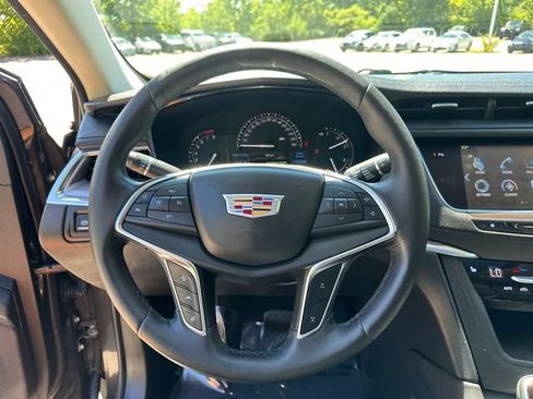 Used 2018 Cadillac XT5 Luxury w/ Driver Awareness Package AWD/4WD image 36