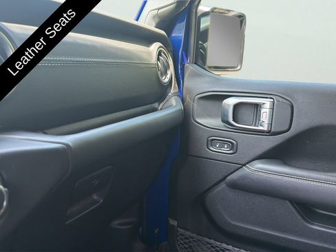 Used 2020 Jeep Wrangler Unlimited Sahara AWD/4WD image 38