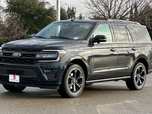 Used 2023 Ford Expedition Limited image 8