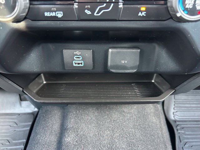 Used 2025 Ford F350 XLT AWD/4WD image 18