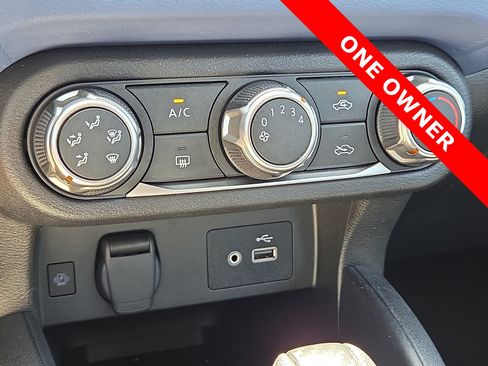 Used 2024 Nissan Versa SV FWD image 18
