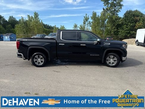 Used 2025 GMC Sierra 1500 SLT AWD/4WD image 7