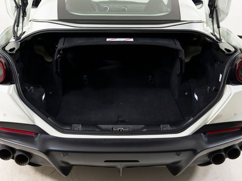 Certified 2022 Ferrari Portofino M RWD image 38