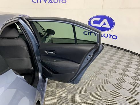 Used 2021 Toyota Corolla LE FWD image 34