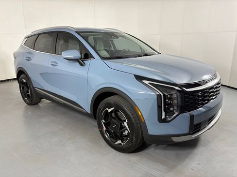 New 2026 Kia Sportage EX AWD/4WD image 2