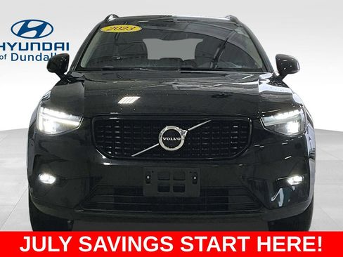 Used 2023 Volvo XC40 B5 Ultimate AWD/4WD image 2