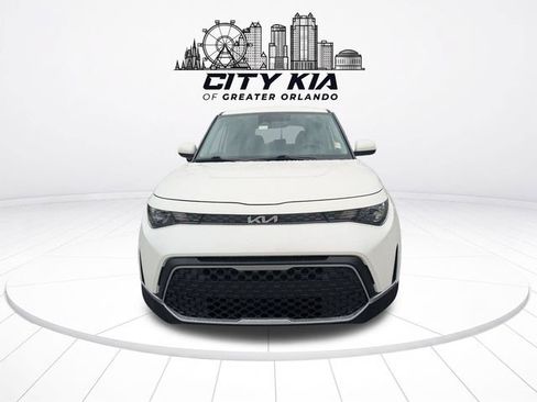 Certified 2025 Kia Soul LX w/ LX Technology Package FWD image 8