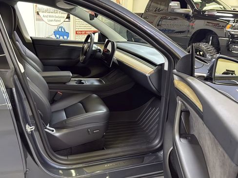Used 2023 Tesla Model Y Long Range AWD/4WD image 14
