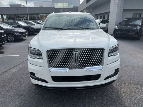 Used 2024 Lincoln Navigator Reserve AWD/4WD image 8