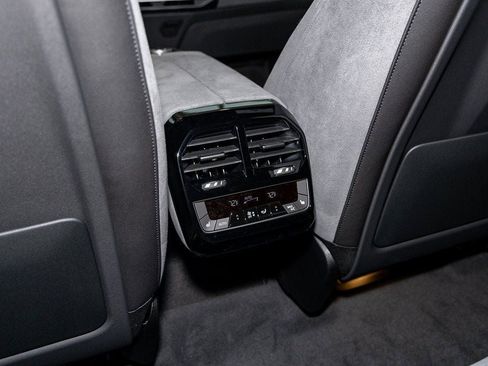 Used 2026 BMW iX xDrive60 w/ M Sport Package AWD/4WD image 36