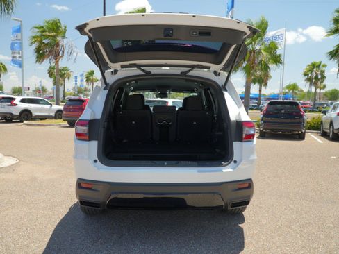 Used 2026 Honda Pilot Sport image 11