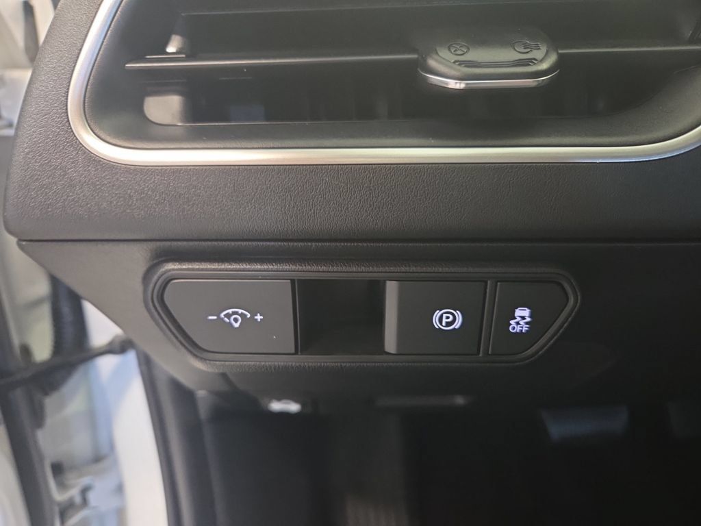 Used 2025 Kia K4 FWD image 22