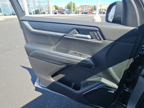Used 2025 GMC Acadia Elevation w/ Elevation Premium Package FWD image 22