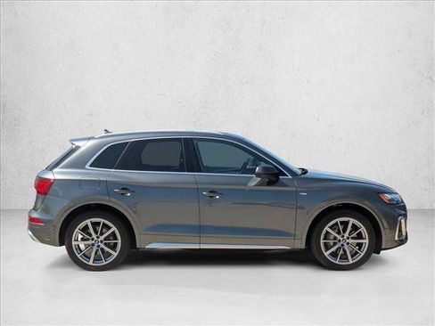 Used 2021 Audi Q5 e Prestige w/ Prestige Package AWD/4WD image 4