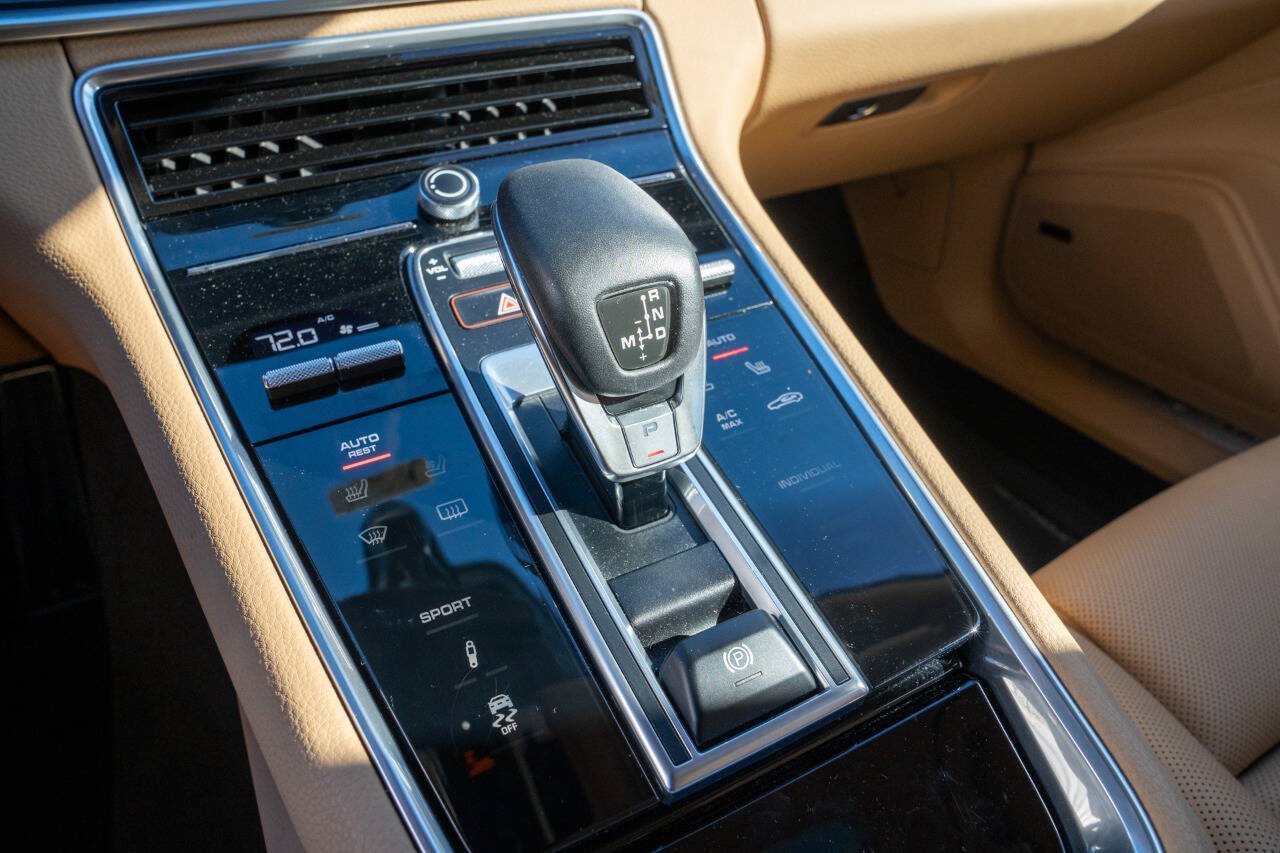 Used 2018 Porsche Panamera 4S AWD/4WD image 33