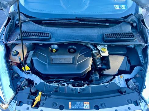 Used 2018 Ford Escape Titanium w/ Ford Safe & Smart Package image 19