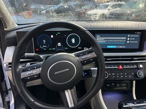 Certified 2025 Hyundai Tucson SEL image 10