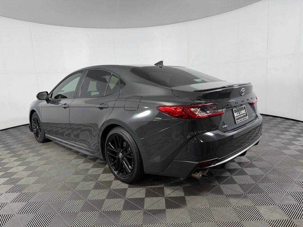 Used 2025 Toyota Camry SE FWD image 9