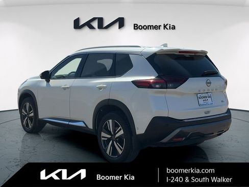 Used 2023 Nissan Rogue SL w/ SL Premium Package image 7