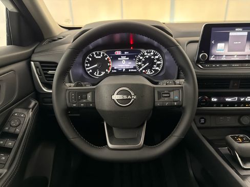 New 2026 Nissan Rogue SV AWD/4WD image 17