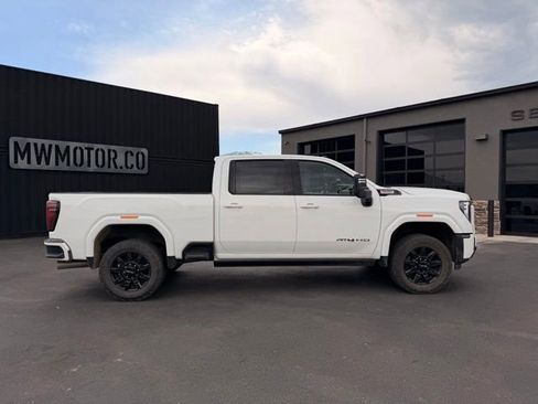 Used 2025 GMC Sierra 3500 AT4 w/ AT4 Premium Plus Package AWD/4WD image 3