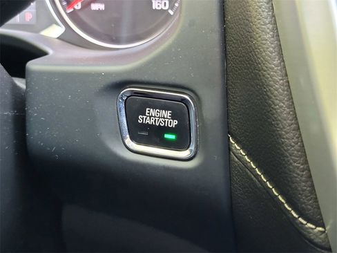 Used 2023 GMC Acadia SLT image 29