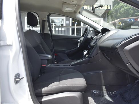 Used 2016 Ford Focus SE FWD image 8