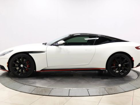 Used 2018 Aston Martin DB11 Coupe image 7