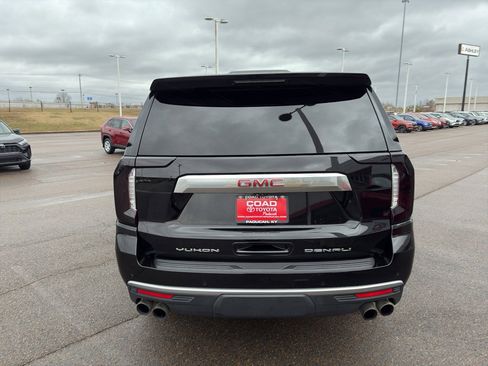 Used 2021 GMC Yukon Denali w/ Denali Premium Package image 4