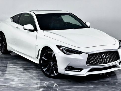 Used 2017 INFINITI Q60 3.0t w/ Premium Plus Package 3.0T AWD/4WD image 3