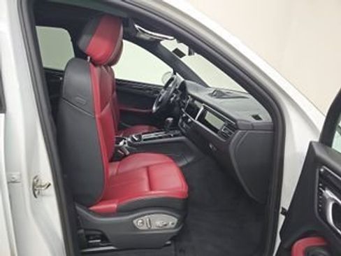 Used 2023 Porsche Macan AWD/4WD image 9