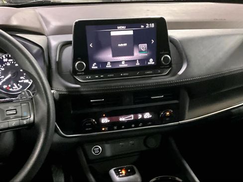Used 2023 Nissan Rogue SV image 7