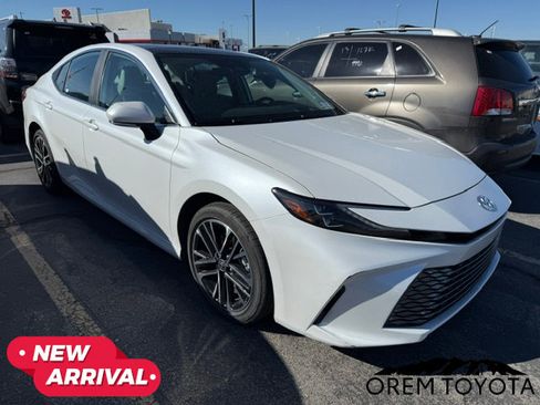 Used 2025 Toyota Camry XLE w/ Premium Package AWD/4WD image 6