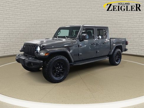 Used 2022 Jeep Gladiator Sport image 1