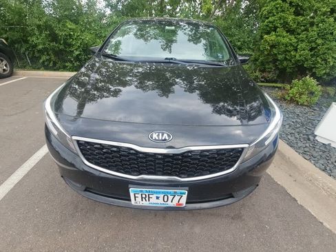 Used 2017 Kia Forte LX FWD image 2