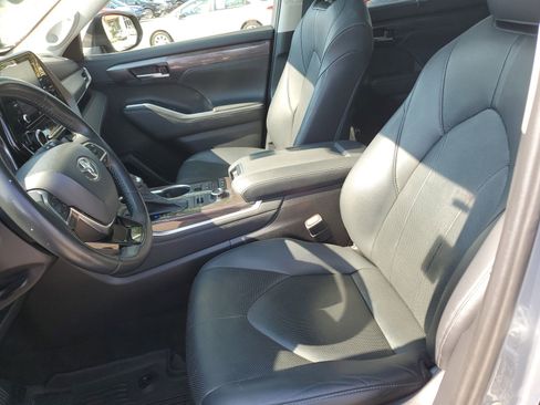 Certified 2020 Toyota Highlander Limited AWD/4WD image 18