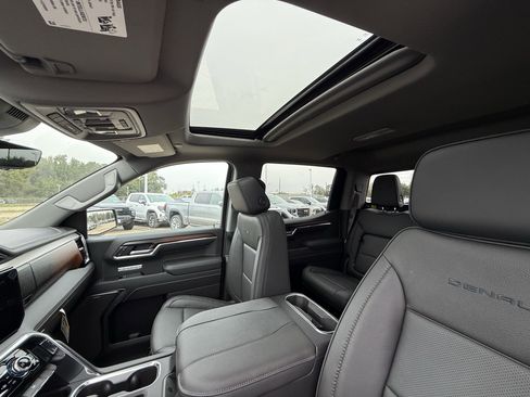 New 2026 GMC Sierra 1500 Denali w/ Denali Reserve Package image 18